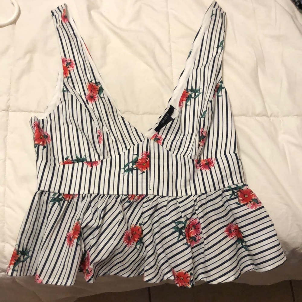 Low cut crop top